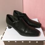 Chaussures en cuir noir, Ophalen of Verzenden, Zo goed als nieuw, Zwart, Schoenen met lage hakken