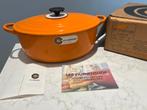 Le Creuset ovale braadpan 30 cm in Volcanic/Potiron, Huis en Inrichting, Gietijzer, Nieuw, Ophalen of Verzenden, Keramische plaat