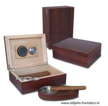 MERK HUMIDOR STARTSET GIFTSET MAT WALNOOT ASBAK KNIPPER  h76 beschikbaar voor biedingen