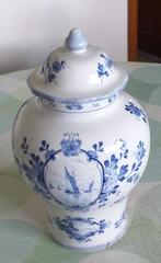 vaas met blauw en wit, Blauw, Aardewerk of Porselein, Ophalen of Verzenden, Zo goed als nieuw