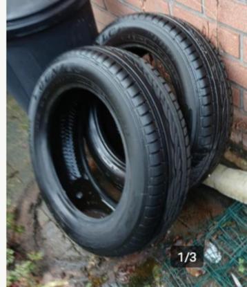 2 x Dunlop 175/65R15 banden beschikbaar voor biedingen