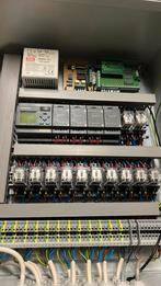 Bedrade kast met siemens logo, Ophalen