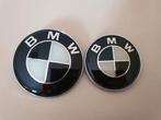 Bmw motorkap capot kofferbak logo/embleem zwart wit 82/73mm, Auto diversen, Tuning en Styling, Ophalen of Verzenden