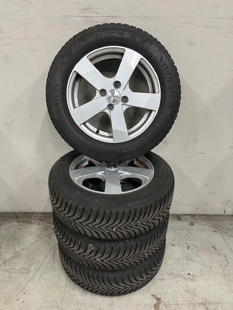 Winterset Kia Stonic Vredestein Snowtrac 5 185/65 R15, Auto-onderdelen, Banden en Velgen, Banden en Velgen, Winterbanden, 15 inch