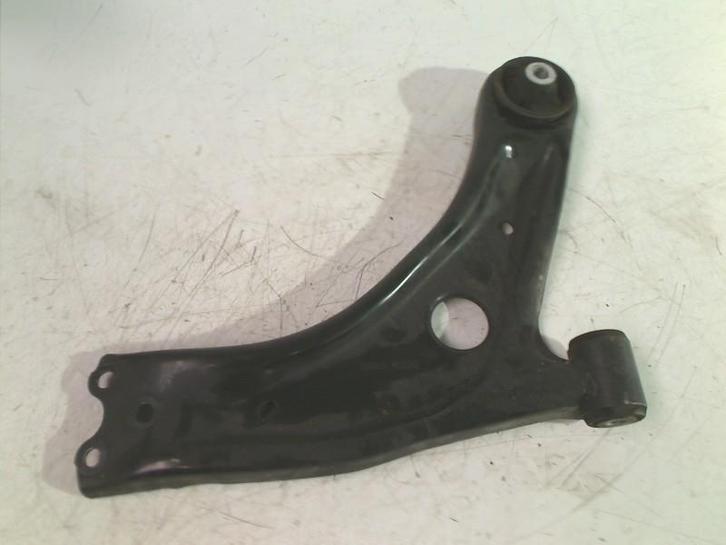 DRAAGARM RECHTS VOOR Toyota Yaris IV (P21 / PA1 / PH1), Auto-onderdelen, Ophanging en Onderstel, Toyota, Gebruikt