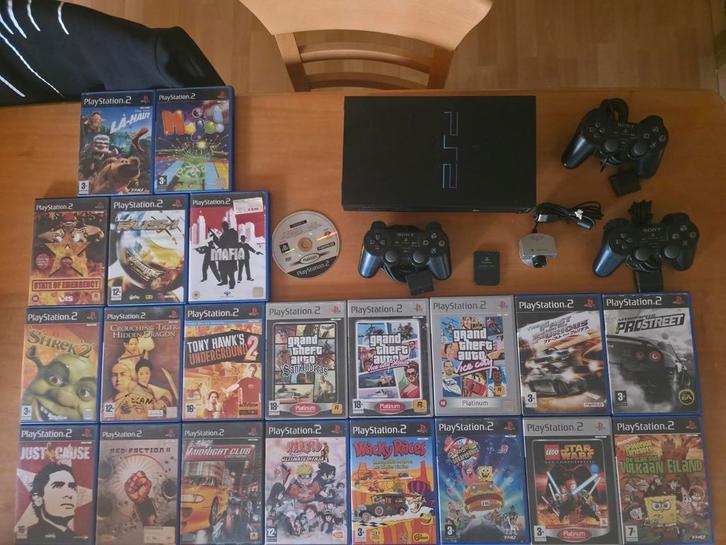 Playstation 2 pakket, Games en Spelcomputers, Spelcomputers | Sony PlayStation 2, Gebruikt, Phat, Zwart, Met 3 controllers of meer