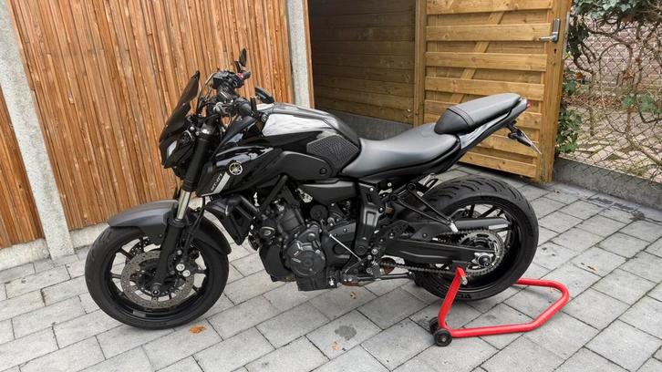 Yamaha mt07 a2 pure black, Motoren, Motoren | Yamaha, Particulier, Naked bike, 12 t/m 35 kW, 2 cilinders, Minimaal motorrijbewijs A2