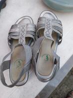 sandales avec petits talons, semelles extérieures flexibles, Ophalen of Verzenden, Gedragen