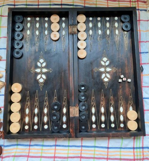 Backgammon, Hobby & Loisirs créatifs, Jeux de société | Jeux de plateau, Utilisé, 1 ou 2 joueurs, Jeu de voyage, Enlèvement