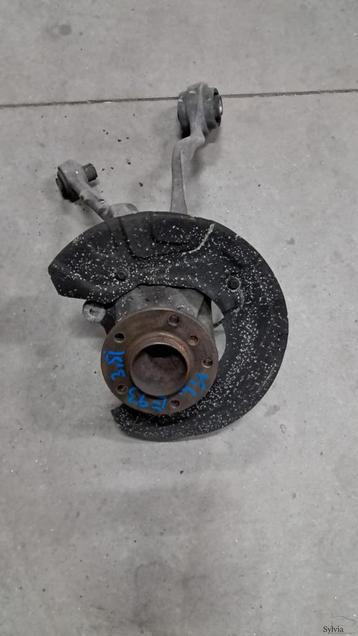 Fusee linksvoor 6 cil. BMW 1 / 3 serie E81 E82 E87 E88 E90 E beschikbaar voor biedingen