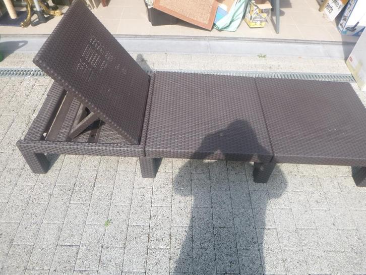 ligbed met kussen, Tuin en Terras, Ligbedden, Zo goed als nieuw, Kunststof, Verstelbaar, Ophalen