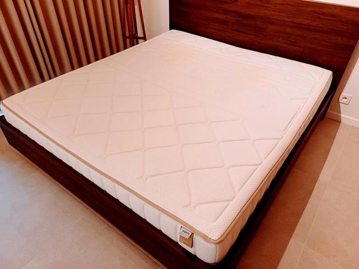Matras Auping Vivo 180x200 medium 6jaar met aankoopfactuur, Huis en Inrichting, Slaapkamer | Matrassen en Bedbodems, Zo goed als nieuw