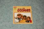 rare livre the story of the goonies 1985, Collections, Posters & Affiches, Comme neuf, Enlèvement ou Envoi