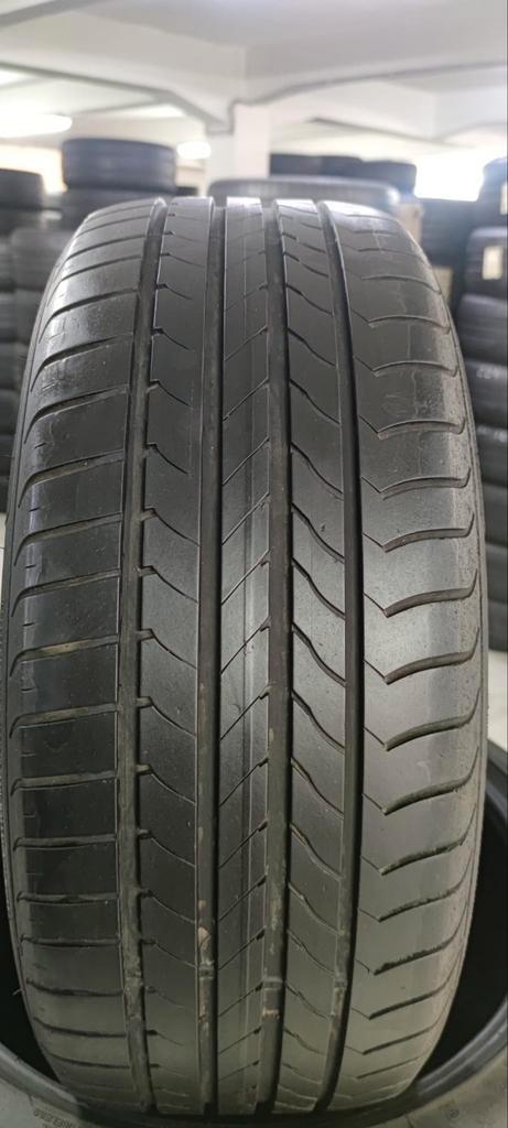 23550r18 235 50 r18 Bridgestone met balansbevestiging, Auto-onderdelen, Accu's en Toebehoren, Ophalen of Verzenden