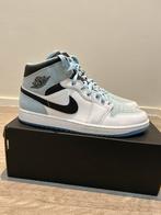 Jordan 1 high licht blauw, Ophalen, Blauw, Zo goed als nieuw, Sneakers