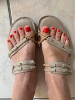 Teenslippers Kickers 41 beige leder als nieuw, Kleding | Dames, Schoenen, Ophalen of Verzenden