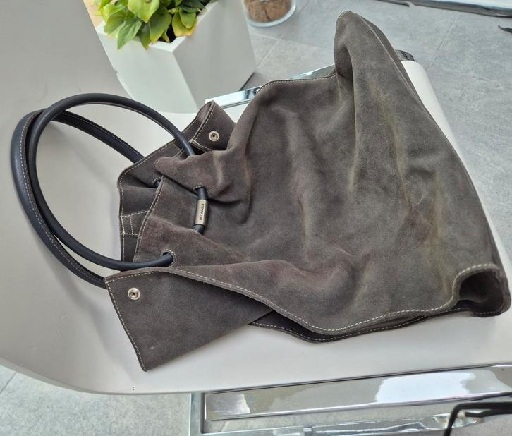 Grand sac fourre-tout gris daim épais souple cuir Le Tanneur, Bijoux, Sacs & Beauté, Sacs | Sacs Femme, Comme neuf, Gris, Enlèvement ou Envoi