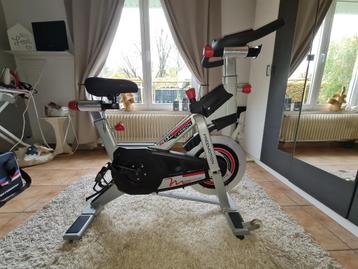 hometrainer & spinning toestel beschikbaar voor biedingen