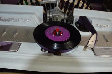 45t's vinylsingels : Let the music play beschikbaar voor biedingen