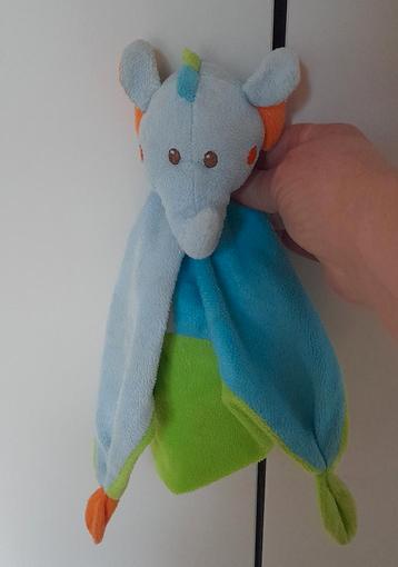 Baby-knuffel olifant beschikbaar voor biedingen