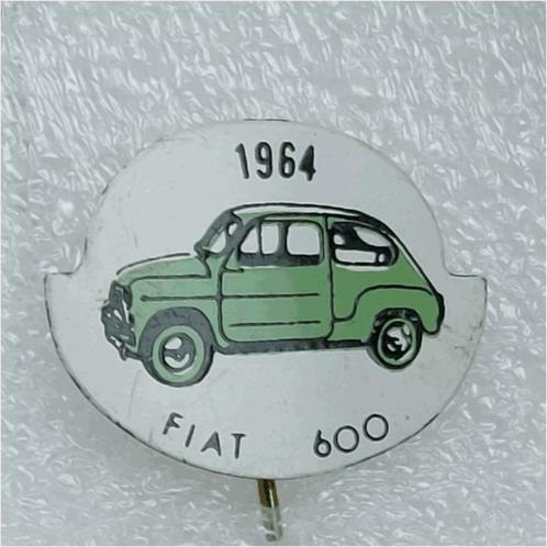 SP1126 Speldje 1964 Fiat 600 groen, Collections, Broches, Pins & Badges, Utilisé, Enlèvement ou Envoi