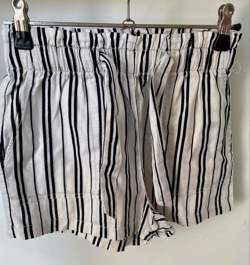 Short van H&M in maat 134/140, Kinderen en Baby's, Kinderkleding | Maat 134, Gebruikt, Meisje, Broek, Ophalen of Verzenden