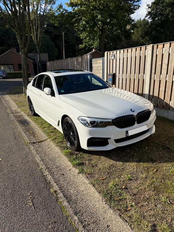 BMW 530e hybride M sport shadowline, Auto's, BMW, Particulier, 5 Reeks, 360° camera, ABS, Achteruitrijcamera, Airbags, Airconditioning