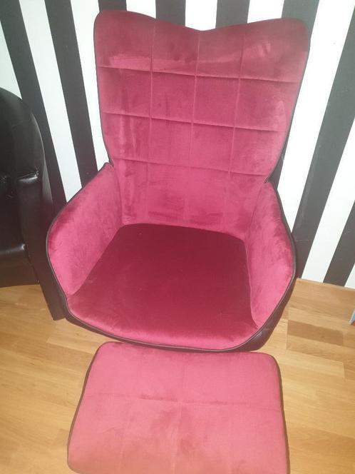 Rode velvet zitstoel, Antiek en Kunst, Antiek | Meubels | Stoelen en Sofa's, Ophalen of Verzenden