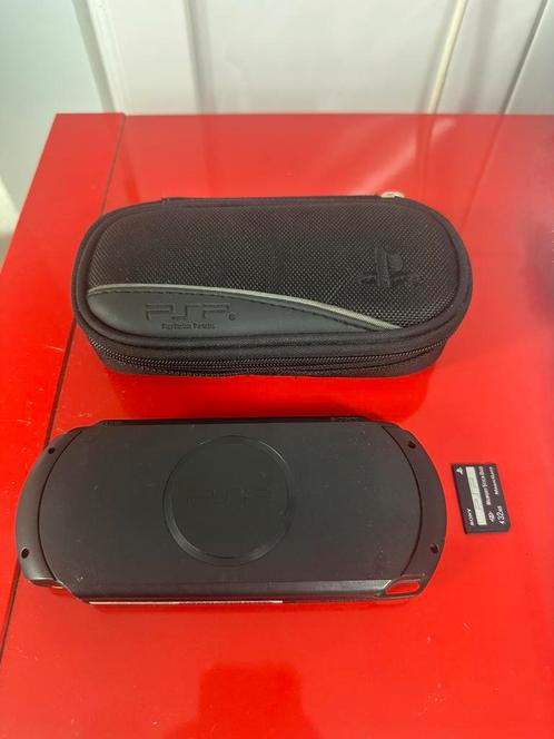 PSP (PlayStation Portable) + Housse + Carte mémoire, Games en Spelcomputers, Spelcomputers | Sony PSP, Zo goed als nieuw, PSP