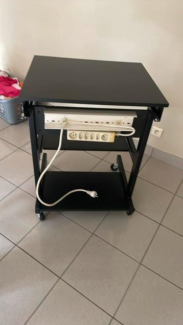 Computertafeltje, zwart beschikbaar voor biedingen