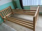 Bed uit vol hout., Huis en Inrichting, Slaapkamer | Bedden, Ophalen, Gebruikt, Eenpersoons, Bruin