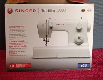 Nieuwe SINGER naaimachine. beschikbaar voor biedingen