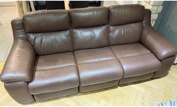Fauteuils électriques en cuir brun 3 places + 2 places, 100 à 125 cm, Banc droit, Comme neuf, Enlèvement