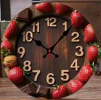Ronde wandklok van hout Chocolade met Aardbeien (25cm), Ophalen of Verzenden, Nieuw, Wandklok
