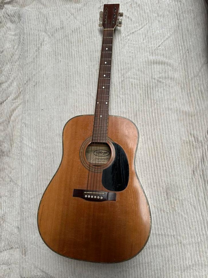 Stagg Westerngitaar SW505 – Handgemaakt, met versterker, Muziek en Instrumenten, Snaarinstrumenten | Gitaren | Akoestisch, Zo goed als nieuw