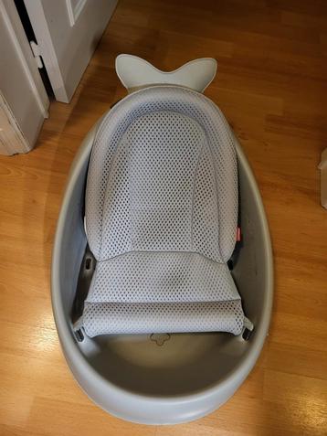 Skip hop Moby smart sling 3-stage tub beschikbaar voor biedingen
