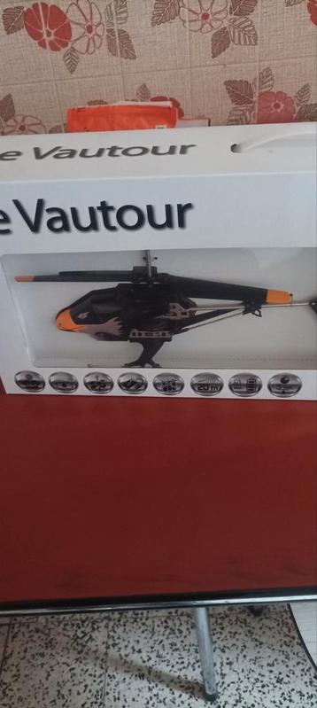 Hélicoptère drone, Hobby & Loisirs créatifs, Enlèvement ou Envoi, Comme neuf, Hélicoptère