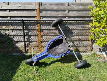 Kite wagen strandbuggy en flexifoil kites beschikbaar voor biedingen