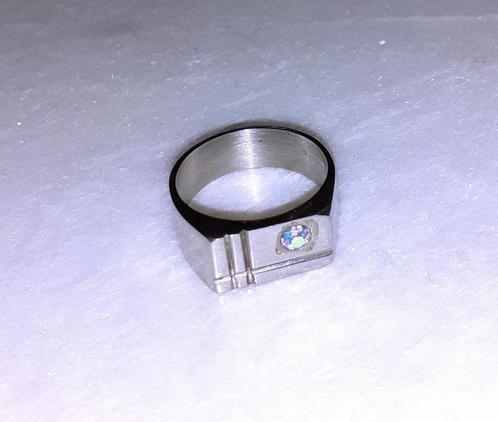 Ring unisex zilver met speciale blauwe steen, Handtassen en Accessoires, Ringen, Nieuw, Dame of Heer, 19 tot 20, Zilver, IJzer of Staal