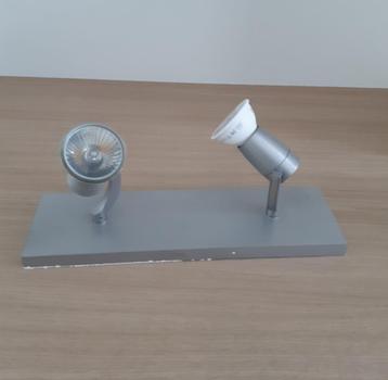 Plafondlamp met 2 spotjes - inox kleur (30.5 cm x 9 cm) beschikbaar voor biedingen
