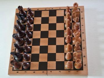 Antiek schaakspel beschikbaar voor biedingen
