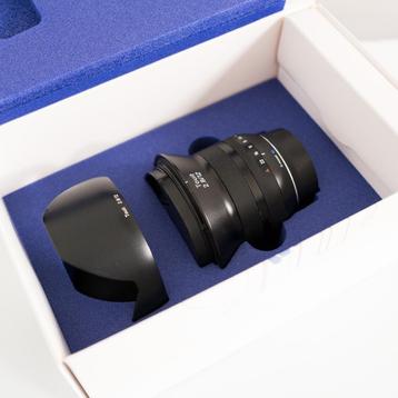 Zeis Touit 12mm voor FujiFilm X camera's beschikbaar voor biedingen