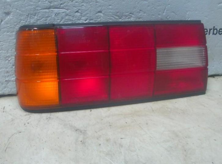 FEU ARRIÈRE GAUCHE 3 serie (E30 / 2) (E30 / 4) (1-386-069), Autos : Pièces & Accessoires, Éclairage, BMW, Utilisé