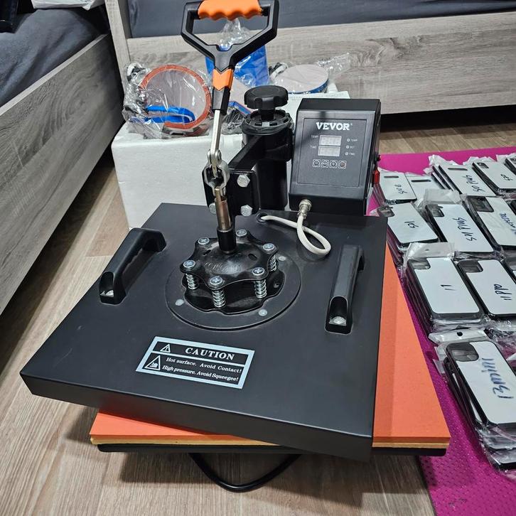 Sublimatie transferpers + 100tal telefoonhoesjes, Computers en Software, 3D Printers, Zo goed als nieuw, Ophalen