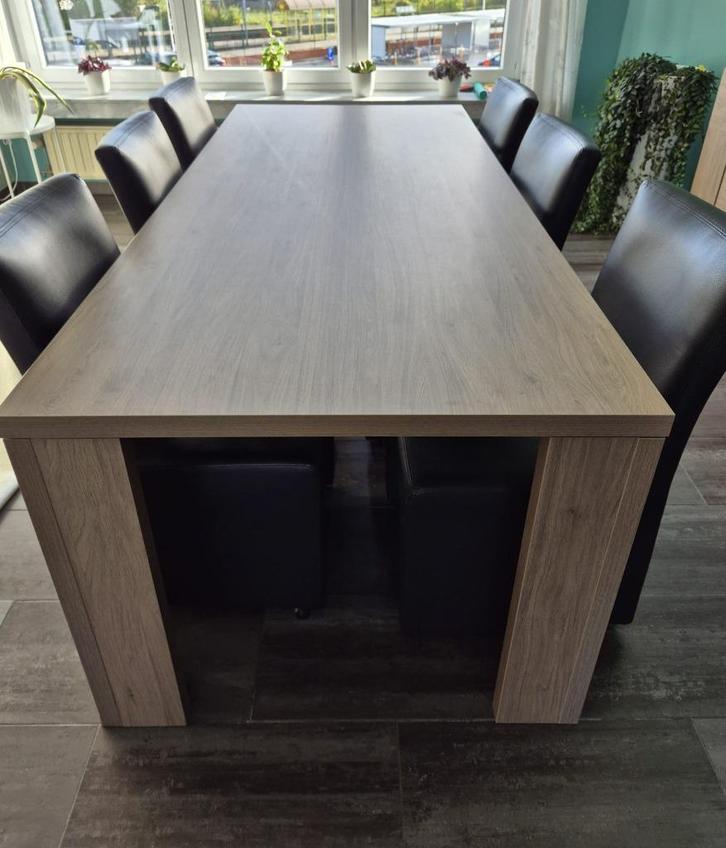 Eettafel (2.20m) en 6 stoelen in zwart leer, Huis en Inrichting, Tafels | Eettafels, Zo goed als nieuw, 100 tot 150 cm, 200 cm of meer