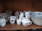 Servies stad gent met heel veel tassen en ondertassen, Comme neuf, Enlèvement, Autres styles, Porcelaine