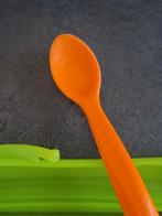 Cuillère pour bébé dans une boîte Tupperware, Enlèvement ou Envoi, Utilisé, Orange, Autres types