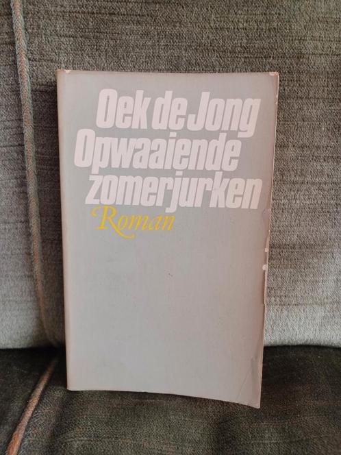 Opwaaiende zomerjurken      (Oek de Jong), Livres, Littérature, Comme neuf, Pays-Bas, Enlèvement ou Envoi