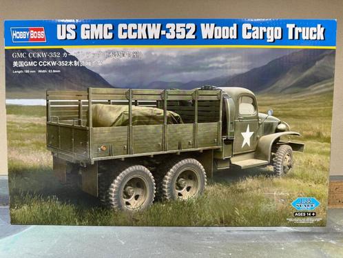 US GMC CCKW-352 Wood Cargo Truck en 2x Accessory Set, Hobby en Vrije tijd, Modelbouw | Auto's en Voertuigen, Nieuw, Truck, 1:32 tot 1:50