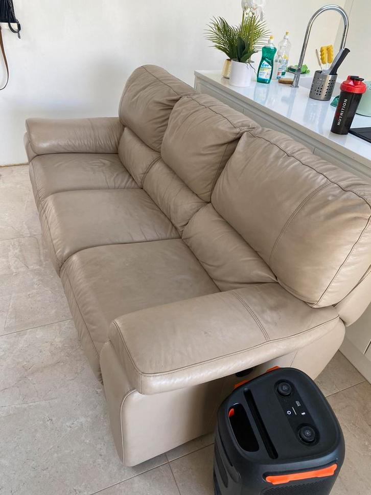 Beige lederen salon elektrische relax 3-zit + 1-zit topstaa, Huis en Inrichting, Zetels | Zetels en Chaises Longues, Zo goed als nieuw